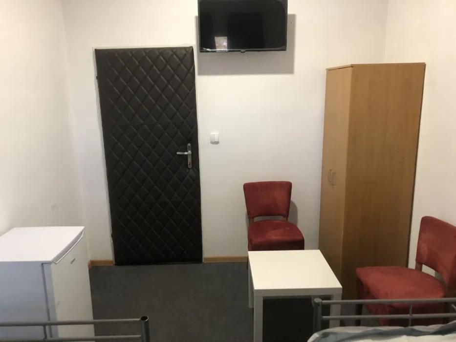 Hostel Leszno Ul.Uslugowa Esterno foto